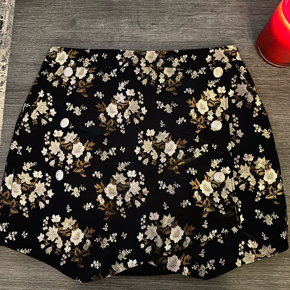 Bebe skirt size 8